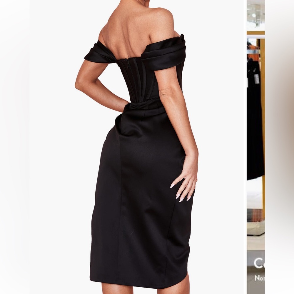 HOUSE OF CB
Loretta Off the Shoulder